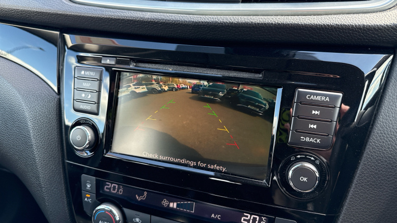 Nissan Qashqai 1.3 DiG-T Acenta Premium 5dr Petrol Hatchback